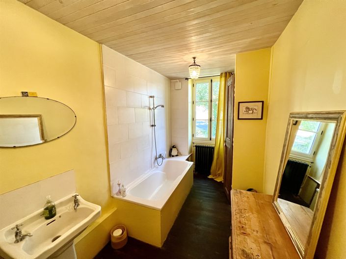 Image No.8-4 Bed House for sale