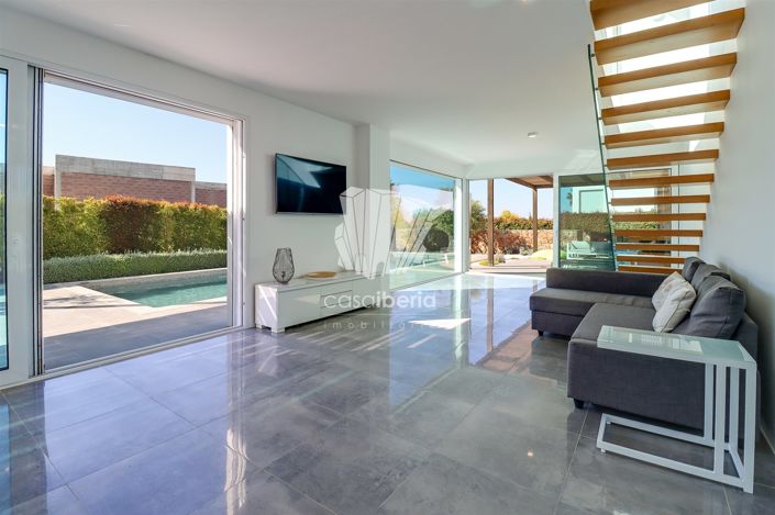 Image No.14-3 Bed House for sale