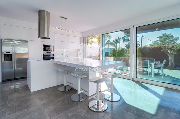 Image No.17-3 Bed House for sale