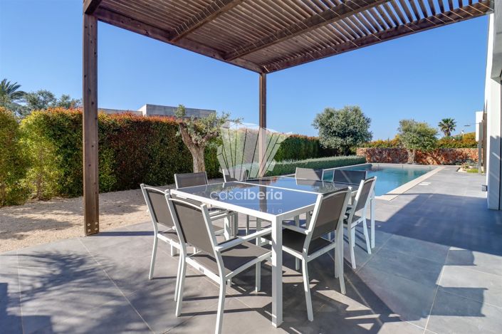 Image No.21-3 Bed House for sale