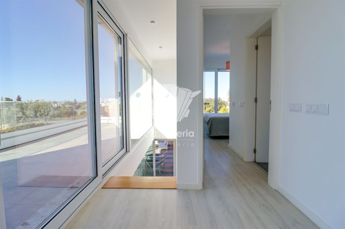 Image No.23-3 Bed House for sale