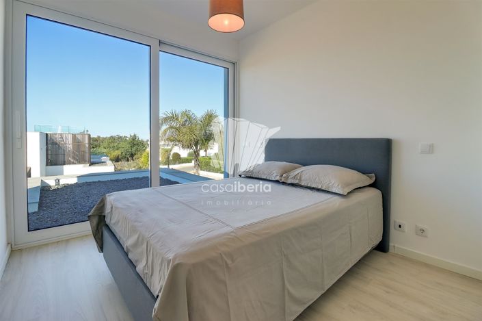 Image No.24-3 Bed House for sale