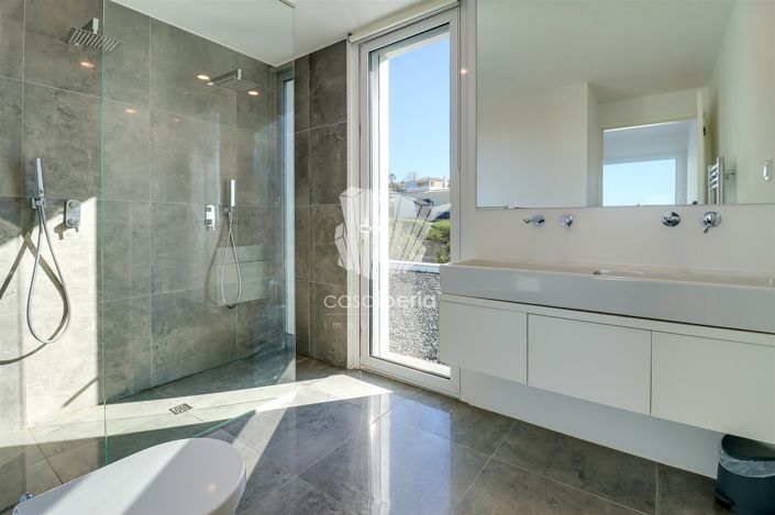 Image No.30-3 Bed House for sale