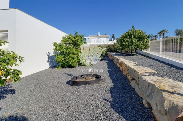 Image No.41-3 Bed House for sale