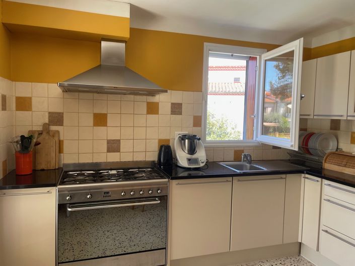 Image No.3-6 Bed House for sale