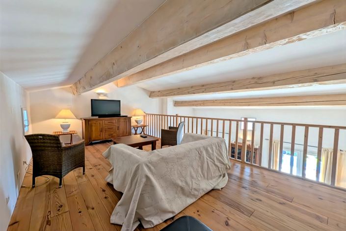 Image No.10-4 Bed House for sale