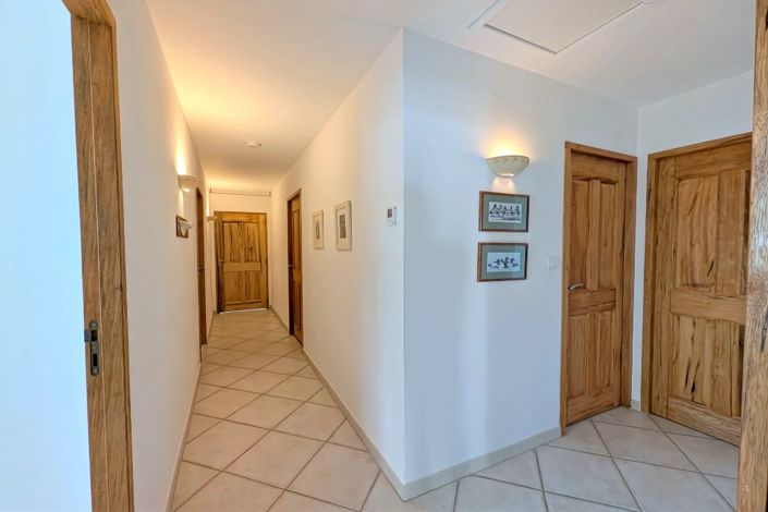 Image No.11-4 Bed House for sale