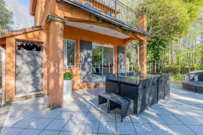 Image No.20-4 Bed House for sale