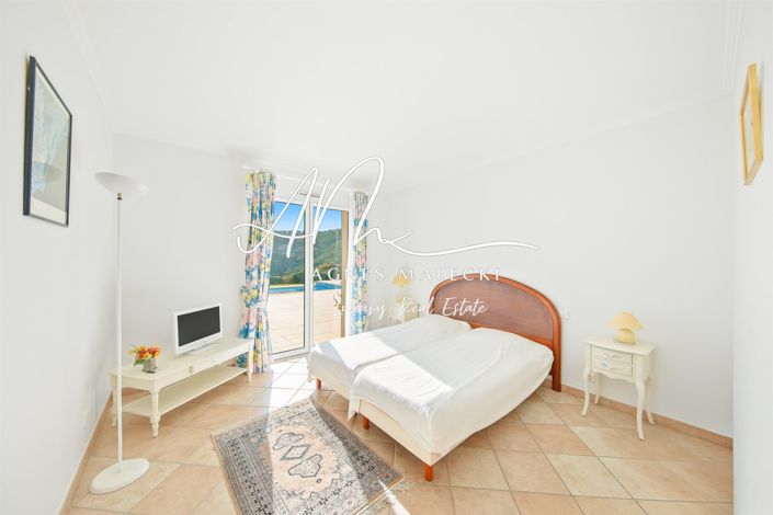 Image No.14-5 Bed House for sale