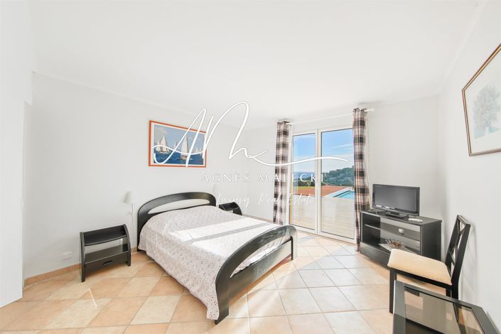 Image No.15-5 Bed House for sale