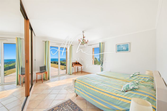 Image No.18-5 Bed House for sale