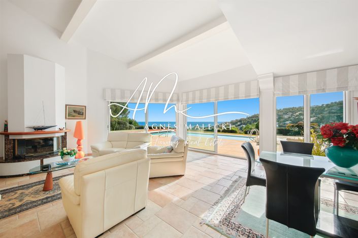 Image No.6-5 Bed House for sale