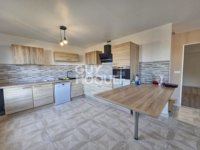 Image No.2-4 Bed House for sale