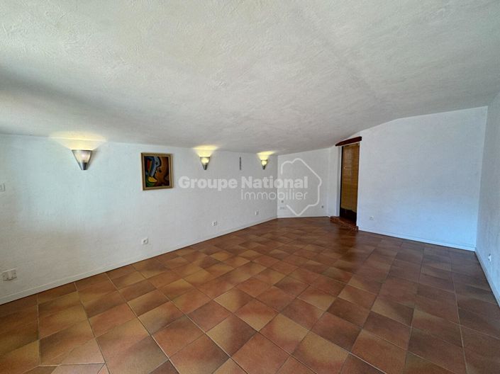 Image No.10-1 Bed House for sale