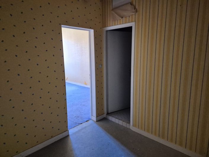 Image No.6-2 Bed House for sale