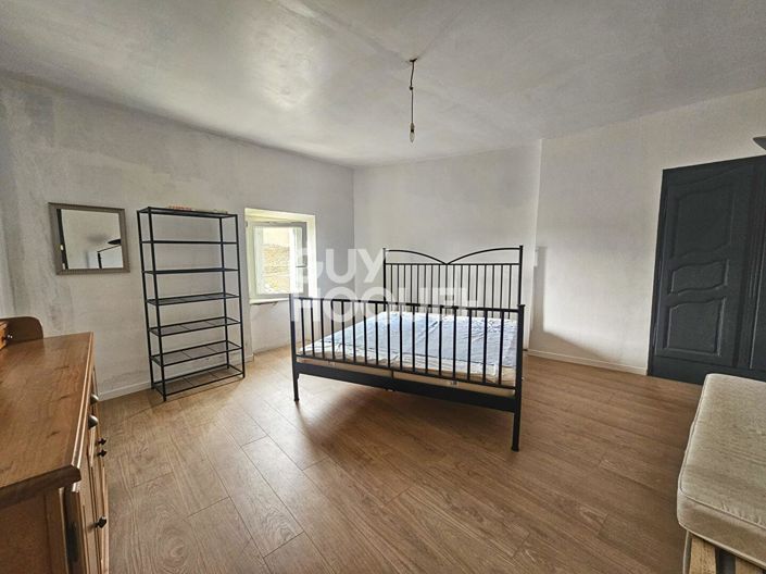 Image No.12-5 Bed House for sale