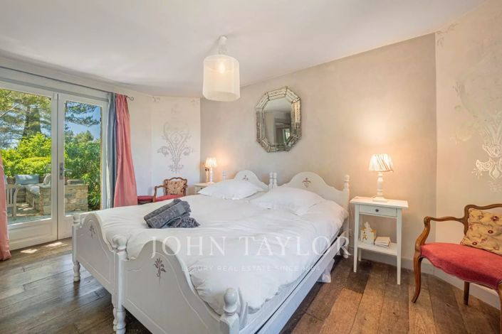 Image No.14-5 Bed House for sale