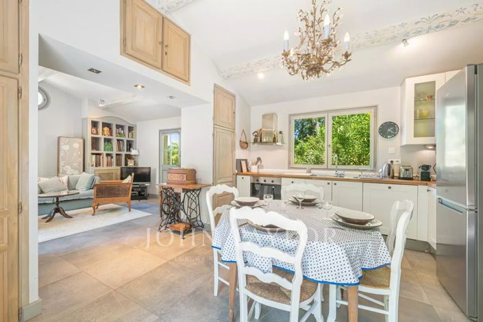 Image No.15-5 Bed House for sale