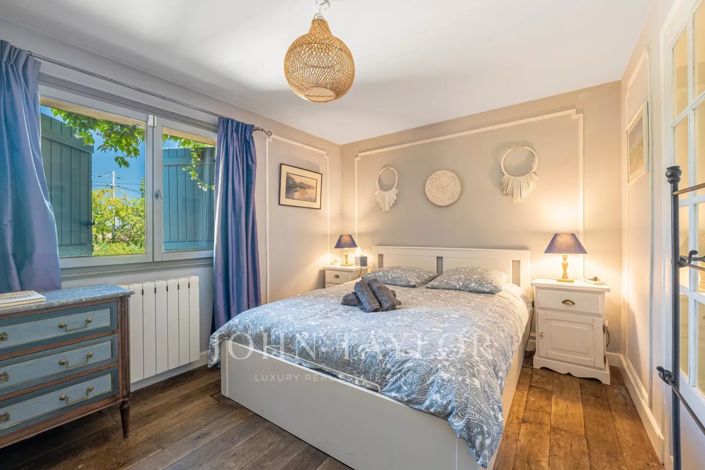 Image No.17-5 Bed House for sale