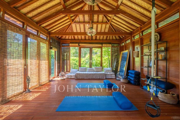 Image No.21-5 Bed House for sale