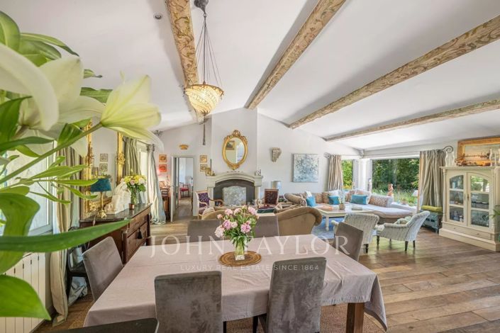 Image No.9-5 Bed House for sale