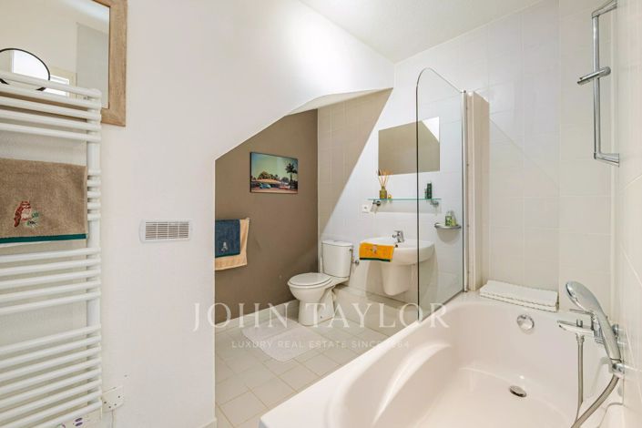 Image No.21-3 Bed House for sale