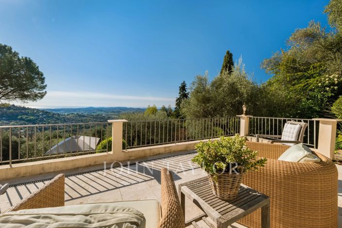 Image No.8-3 Bed House for sale