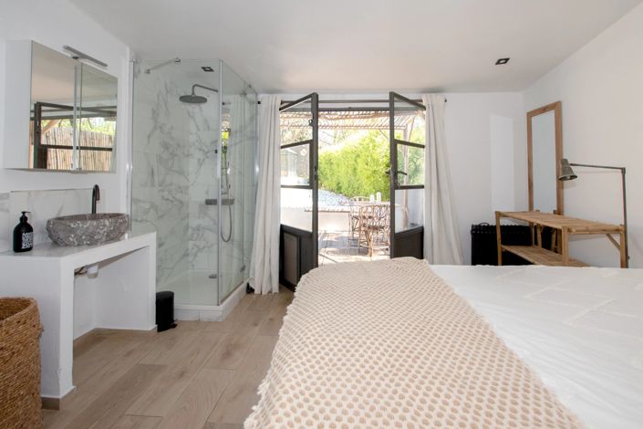 Image No.13-2 Bed House for sale