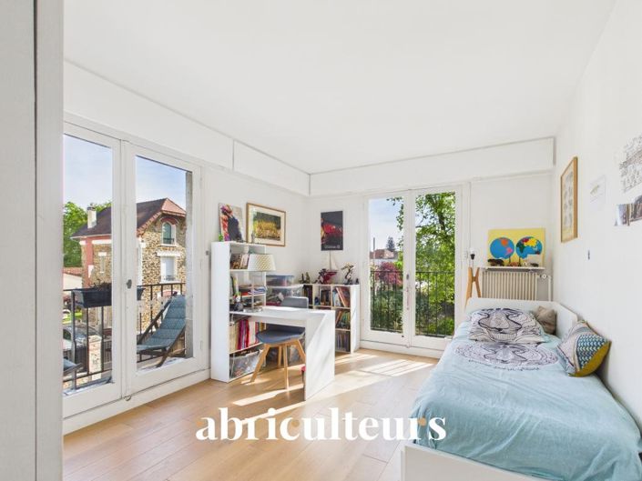 Image No.11-3 Bed Apartment for sale