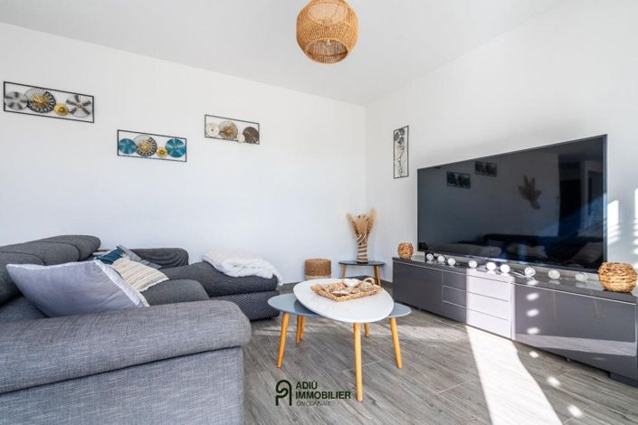 Image No.6-3 Bed House for sale