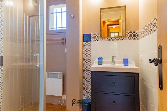 Image No.18-5 Bed House for sale