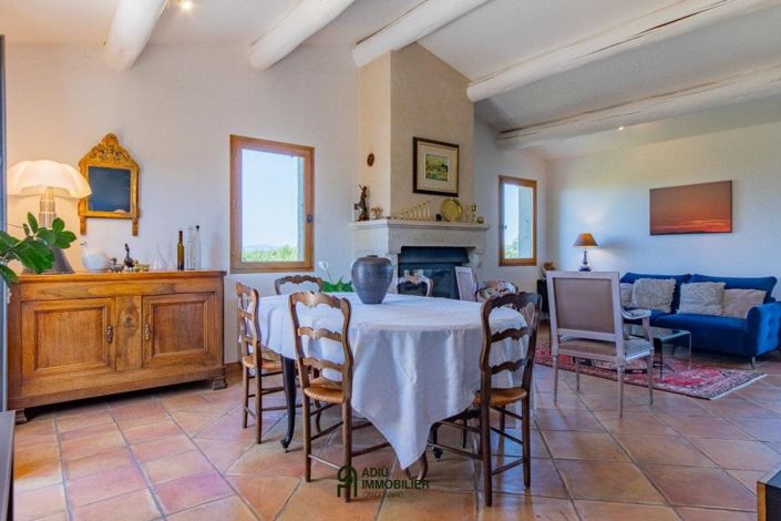 Image No.6-5 Bed House for sale