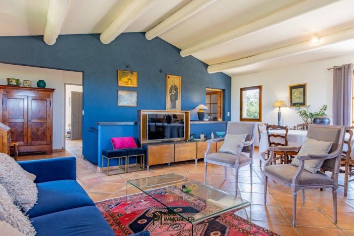 Image No.8-5 Bed House for sale