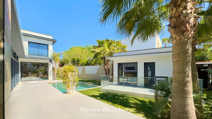 Image No.14-5 Bed House for sale