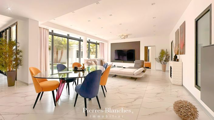 Image No.3-5 Bed House for sale