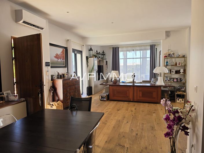 Image No.11-5 Bed House for sale