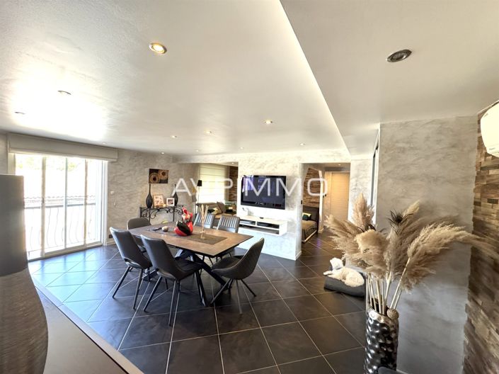 Image No.3-3 Bed Apartment for sale