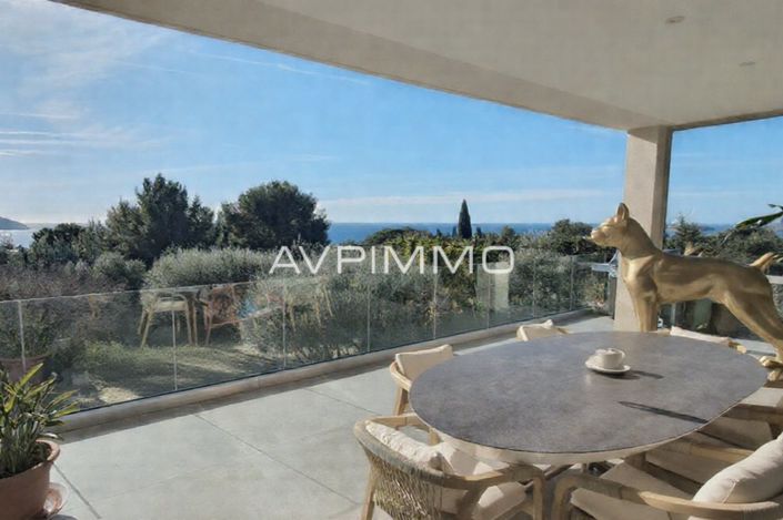 Image No.2-5 Bed House for sale