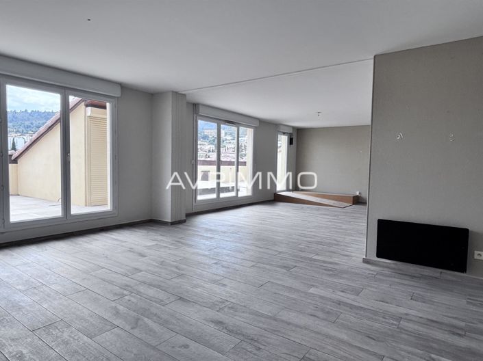 Image No.4-4 Bed Apartment for sale