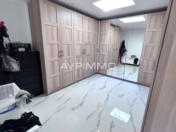 Image No.10-5 Bed House for sale