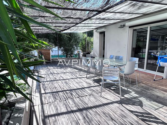 Image No.12-5 Bed House for sale