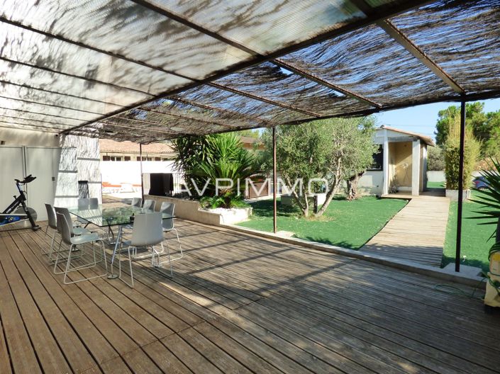 Image No.3-5 Bed House for sale