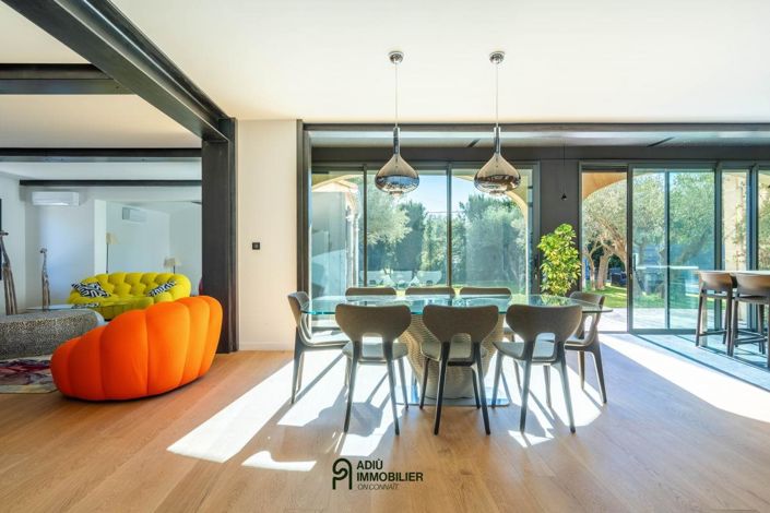 Image No.5-6 Bed House for sale