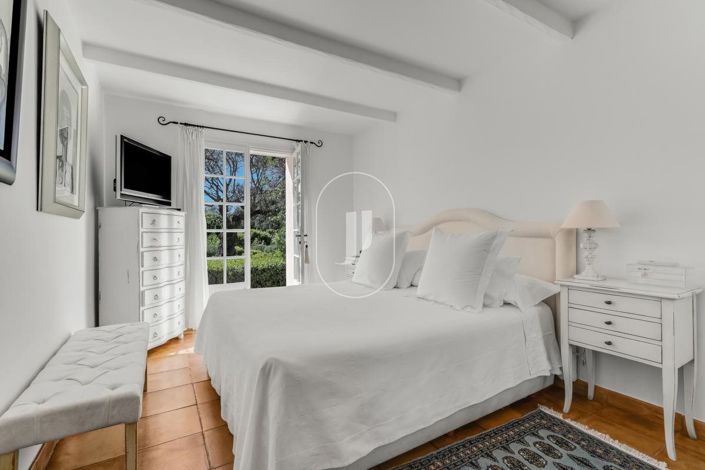 Image No.8-3 Bed House for sale