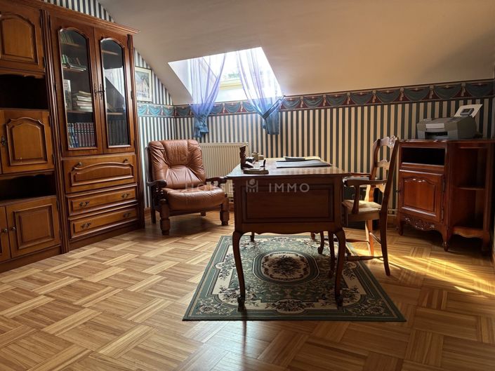 Image No.10-5 Bed House for sale