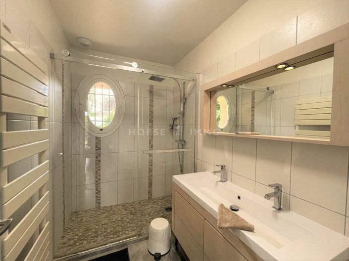 Image No.14-Maison de 9 chambres à vendre à Neuvy-le-Roi