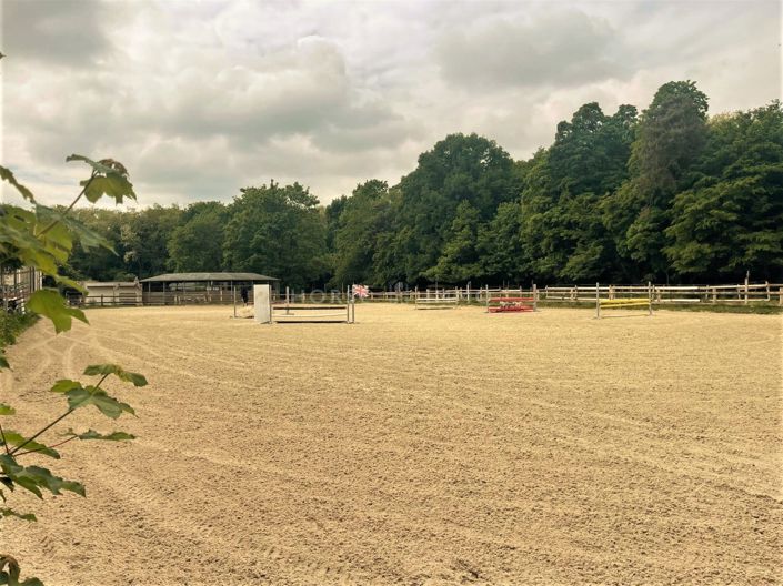 Image No.10-3 Bed House for sale