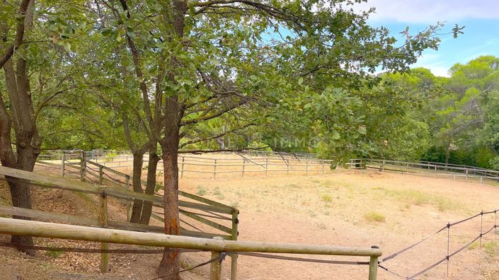 Image No.14-4 Bed Property for sale