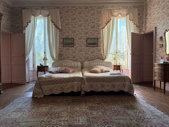 Image No.11-6 Bed Property for sale