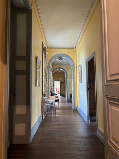 Image No.17-6 Bed Property for sale